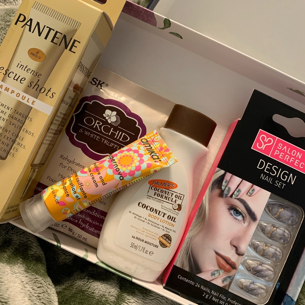 BUNDLE - 5 Piece Hair, Skin, Nails
